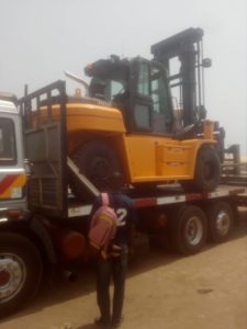 Lire la suite à propos de l’article CHARGEMENT ET LIVRAISON  FORKLIFT DE LOMÉ À NIAMEY